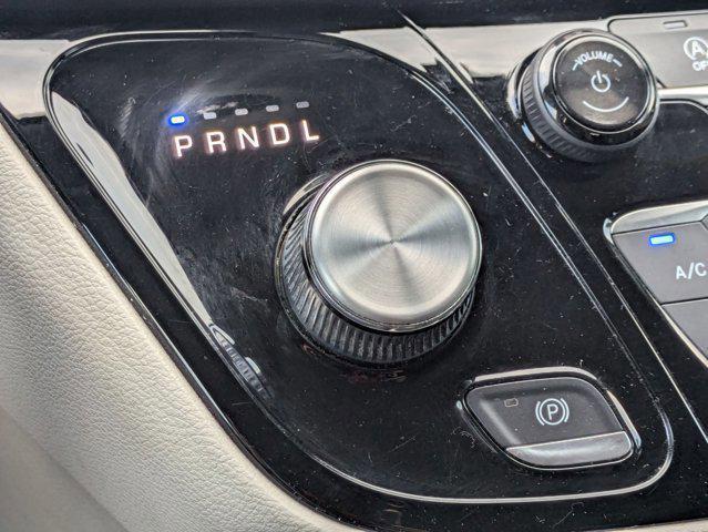 Photo of 2019 Brilliant Black Crystal Pearlcoat Chrysler Pacifica