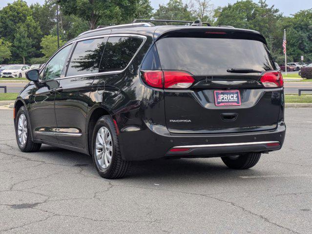 Photo of 2019 Brilliant Black Crystal Pearlcoat Chrysler Pacifica