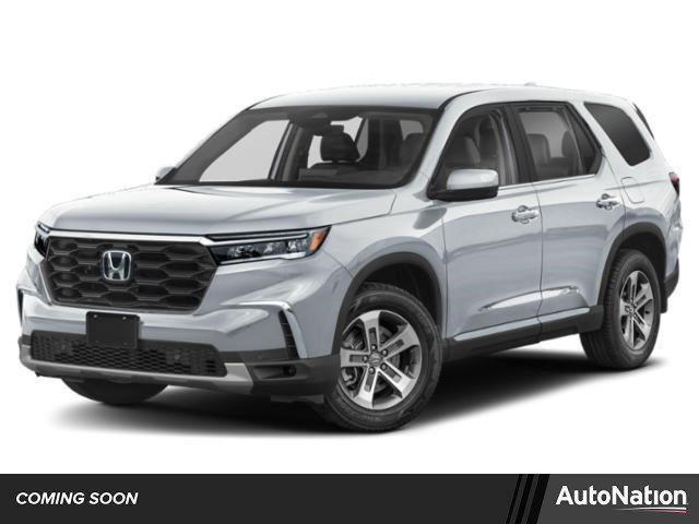 Photo of 2025 Lunar Silver Metallic Honda Pilot