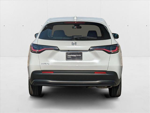 Photo of 2025 Platinum White Pearl Honda HR-V