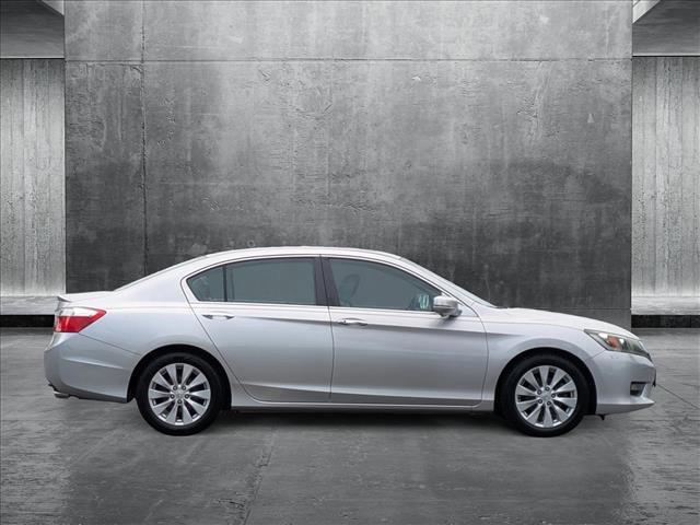 Photo of 2015 Alabaster Silver Metallic Honda Accord