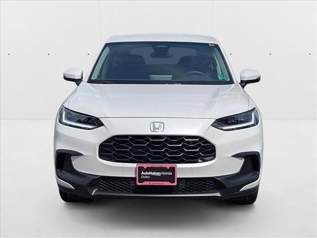 Photo of 2025 Platinum White Pearl Honda HR-V
