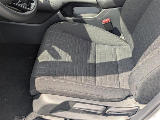 Photo of 2025 Platinum White Pearl Honda HR-V