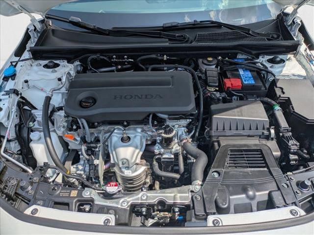 Photo of 2025 Platinum White Pearl Honda Civic