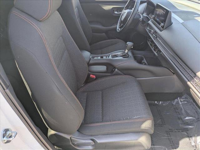 Photo of 2025 Platinum White Pearl Honda HR-V