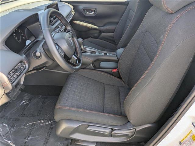 Photo of 2025 Platinum White Pearl Honda HR-V