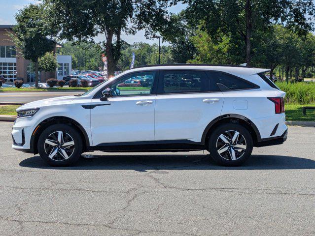 Photo of 2022 Glacial White Pearl Kia Sorento