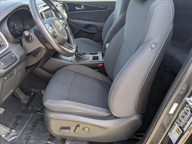 Photo of 2018 Platinum Graphite Kia Sorento