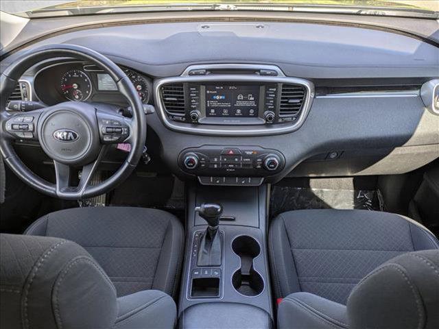 Photo of 2018 Platinum Graphite Kia Sorento