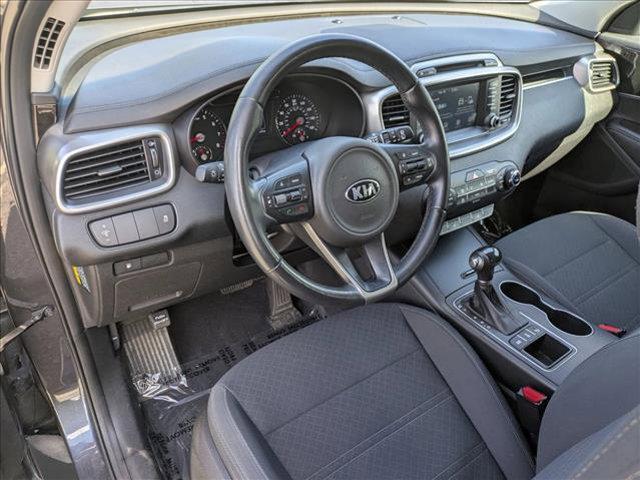 Photo of 2018 Platinum Graphite Kia Sorento