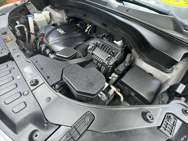 Photo of 2014 Titanium Silver Kia Sorento