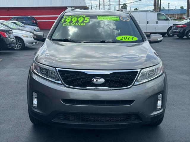 Photo of 2014 Titanium Silver Kia Sorento