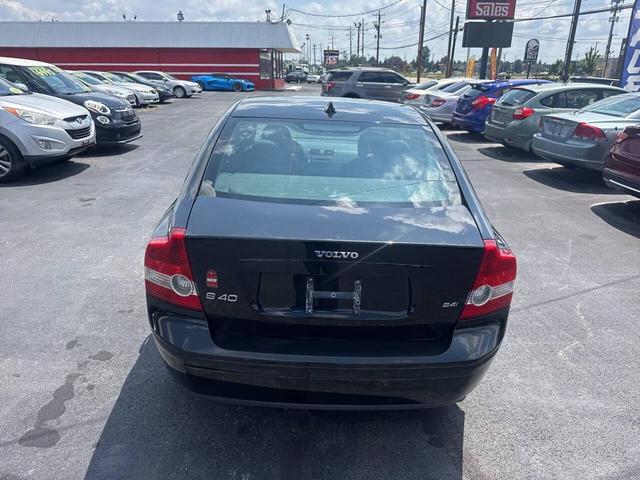 Photo of 2007 Black Volvo S40