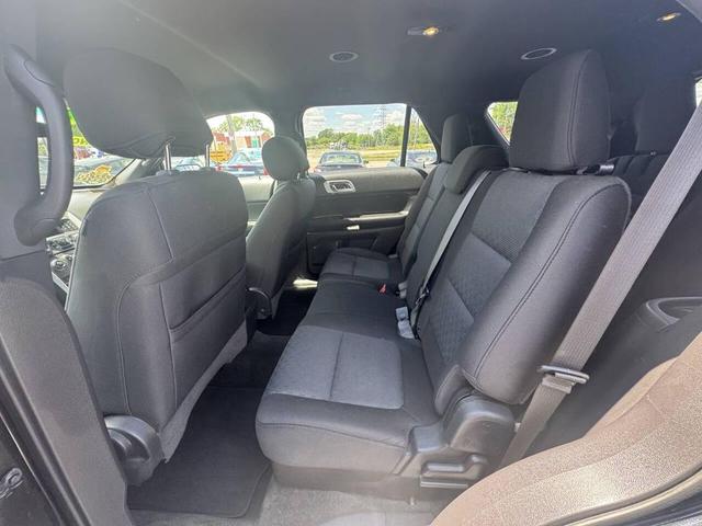Photo of 2012 Black Ford Explorer