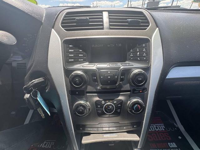 Photo of 2012 Black Ford Explorer