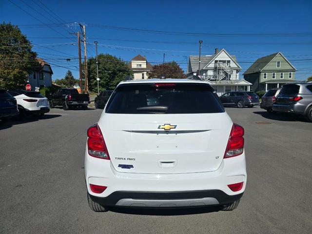 Photo of 2019 Summit White Chevrolet Trax