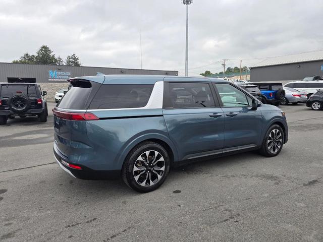 Photo of 2024 Astra Blue Kia Carnival