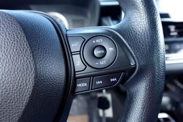 Photo of 2021 Classic Silver Metallic Toyota Corolla