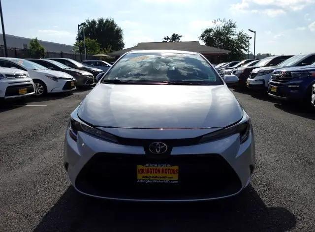 Photo of 2021 Classic Silver Metallic Toyota Corolla