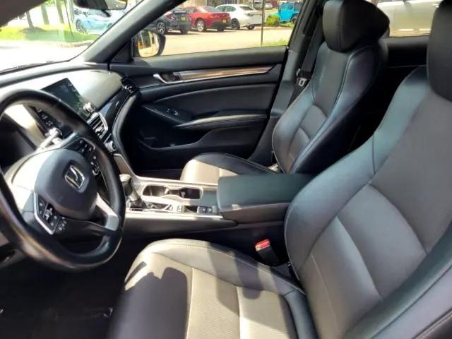 Photo of 2019 Crystal Black Pearl Honda Accord