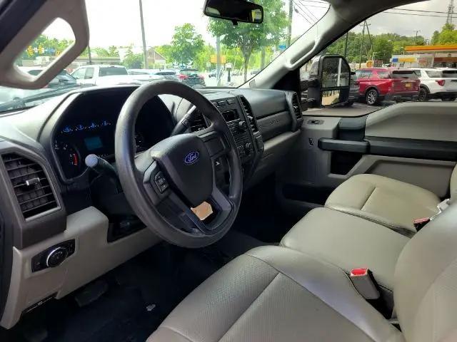 Photo of 2017 Oxford White Ford F-250