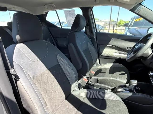 Photo of 2019 Brilliant Silver Metallic Nissan Kicks