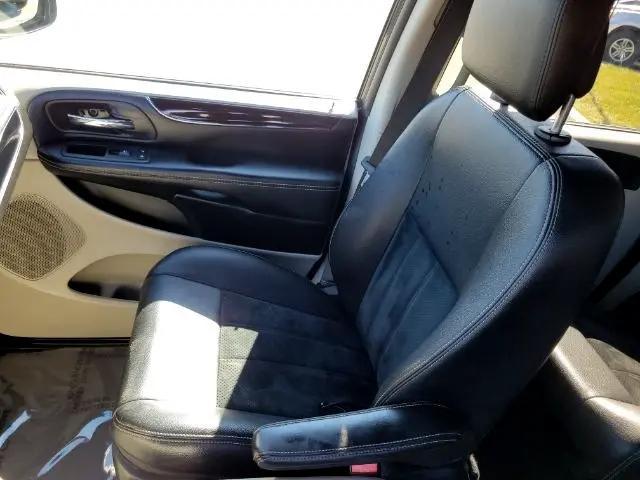 Photo of 2018 Black Onyx Crystal Pearlcoat Dodge Grand Caravan