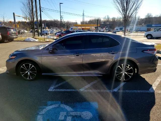 Photo of 2019 Predawn Gray Mica Toyota Camry