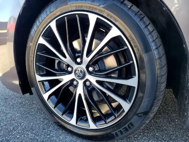 Photo of 2019 Predawn Gray Mica Toyota Camry