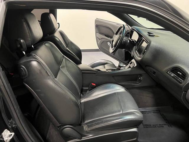 Photo of 2016 Black Dodge Challenger