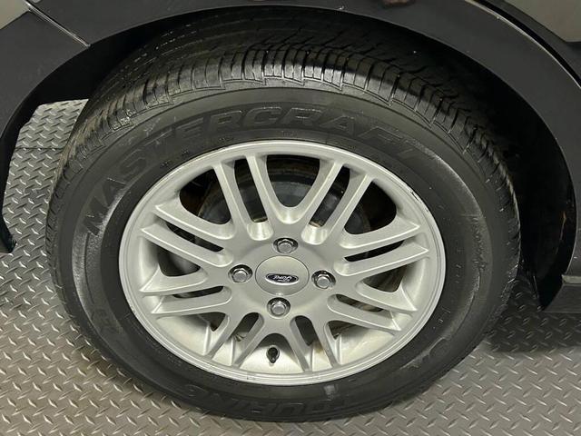 Photo of 2009 Black Ford Focus