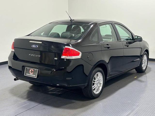 Photo of 2009 Black Ford Focus