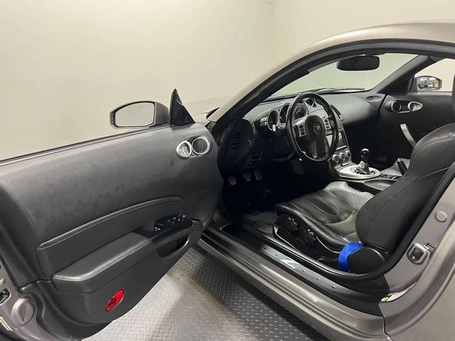 Photo of 2008 Carbon Silver Nissan 350Z