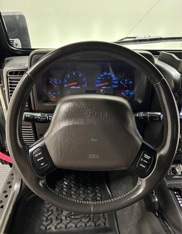 Photo of 2002 Black Jeep Wrangler