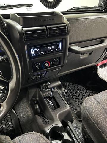 Photo of 2002 Black Jeep Wrangler