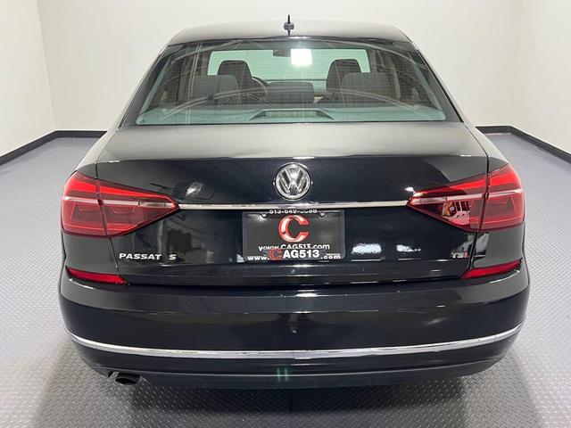 Photo of 2017 Deep Black Pearl Effect Volkswagen Passat
