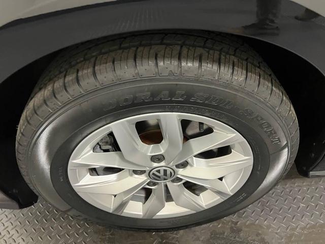 Photo of 2017 Deep Black Pearl Effect Volkswagen Passat