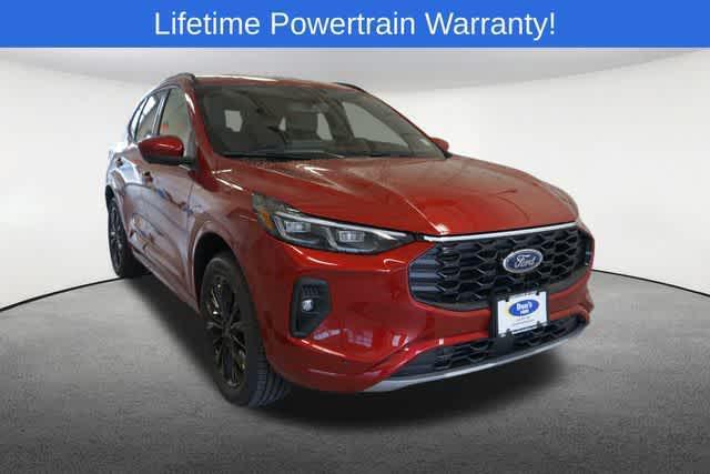 Photo of 2025 RAPID RED MET TINTED CC Ford Escape