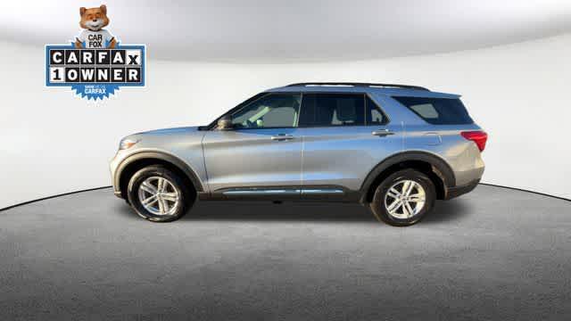Photo of 2022 ICONIC SILVER METALLIC Ford Explorer
