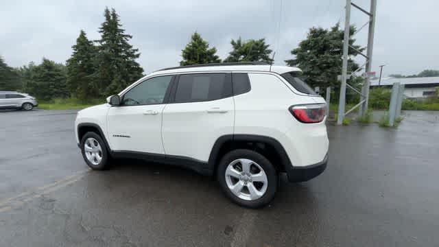 Photo of 2021 White Clearcoat Jeep Compass