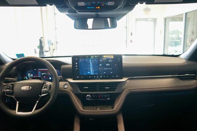 Photo of 2025 Carbonized Gray Metallic Ford Explorer