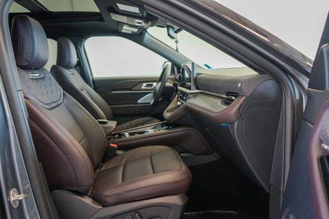 Photo of 2025 Carbonized Gray Metallic Ford Explorer