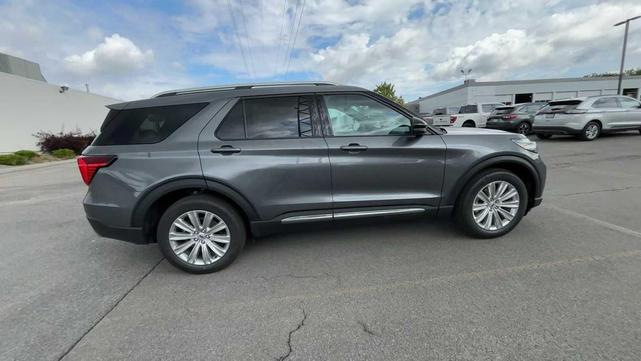 Photo of 2025 Carbonized Gray Metallic Ford Explorer