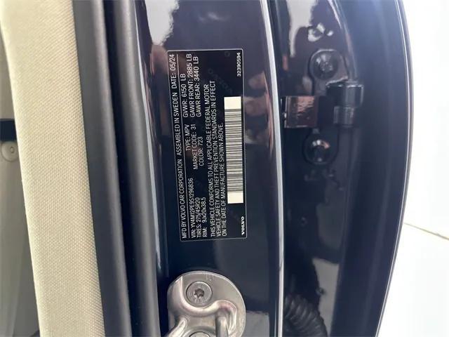 Photo of 2025 Denim Blue Volvo XC90