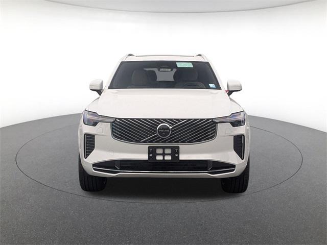 Photo of 2026 Crystal White Pearl Volvo XC90