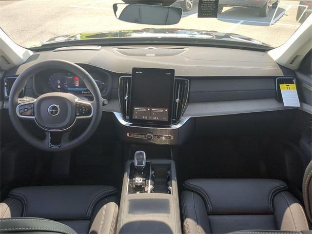 Photo of 2025 Onyx Black Metallic Volvo XC90 Plug-In Hybrid