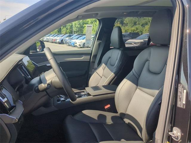Photo of 2025 Onyx Black Metallic Volvo XC90 Plug-In Hybrid