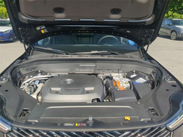 Photo of 2025 Onyx Black Metallic Volvo XC90 Plug-In Hybrid