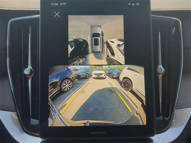 Photo of 2025 Onyx Black Metallic Volvo XC90 Plug-In Hybrid