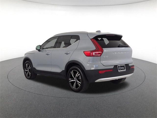 Photo of 2025 Gray Volvo XC40